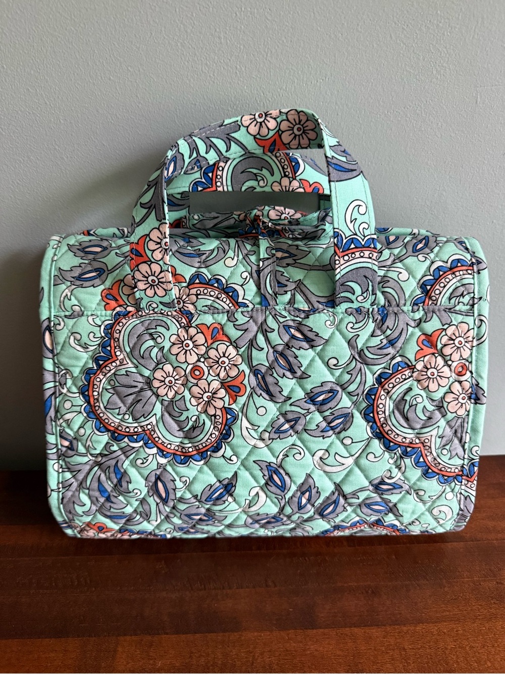 VERA BRADLEY Hanging Cosmetic Makeup Travel Organizer-Fan Flowers